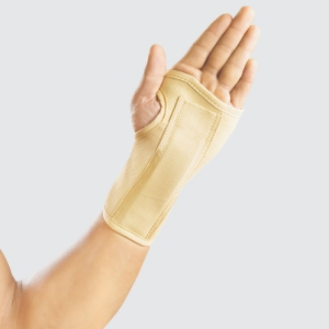 Splint Brace which can be used as a post-traumatic rehabilitation aid to get the injured wrist back in shape. Buy it now for best price in India 