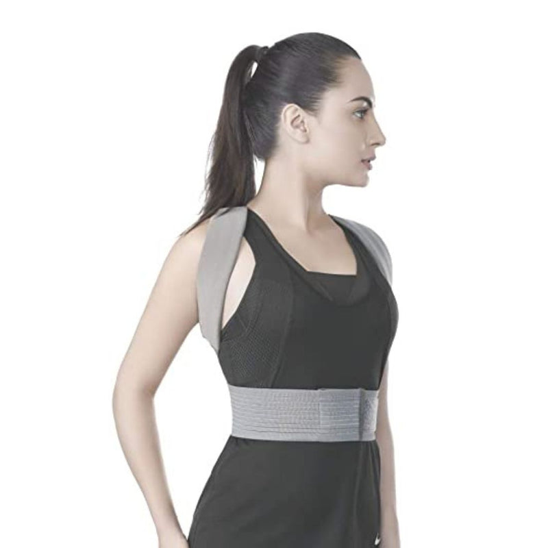The central pad with two splints provides additional support and reinforcement. 